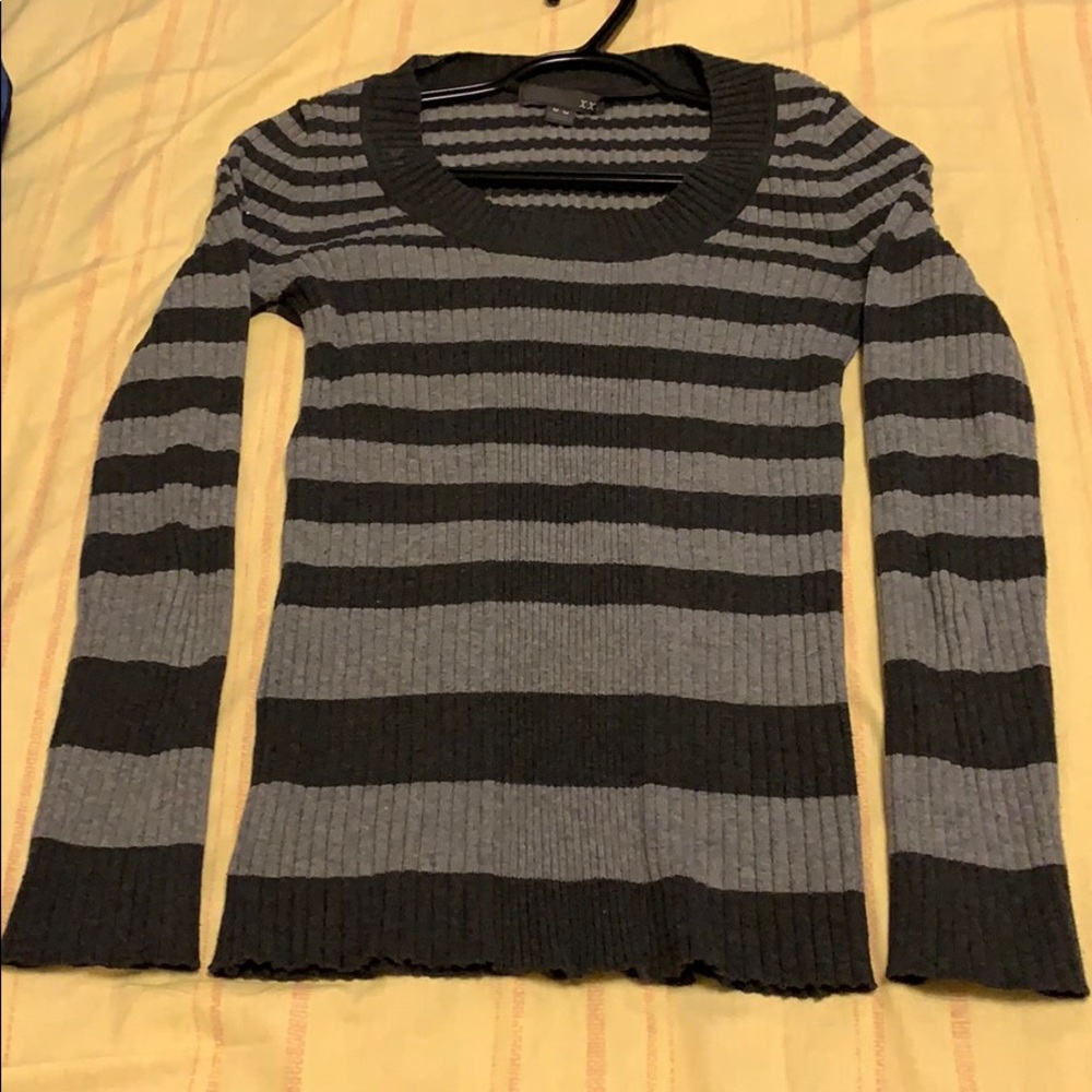 Medium dark and light grey sweater.